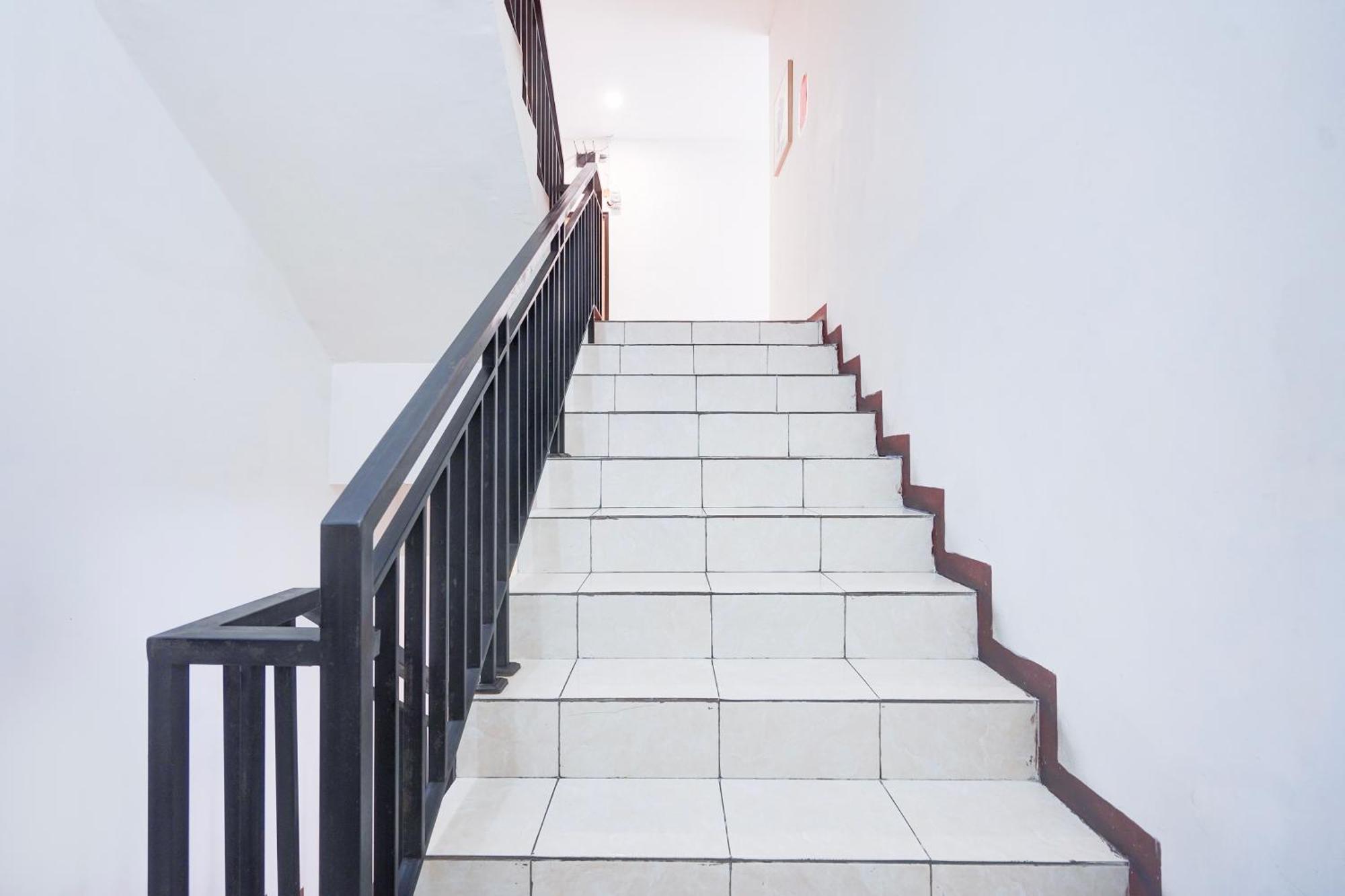 Hotel O Rappocini Near Rsia Paramount Makassar Eksteriør bilde